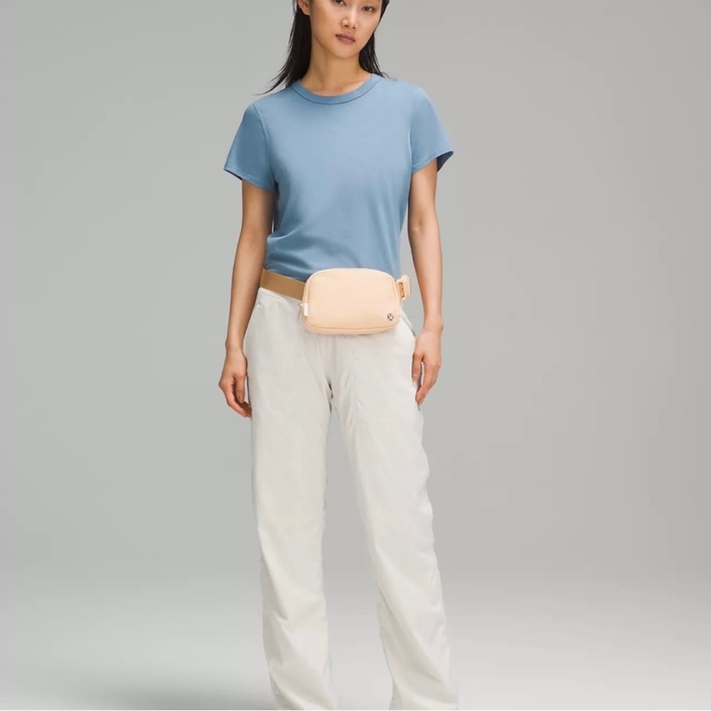 Lululemon Everywhere Belt Bag 1L- Summer Glow - Picture 5 of 9